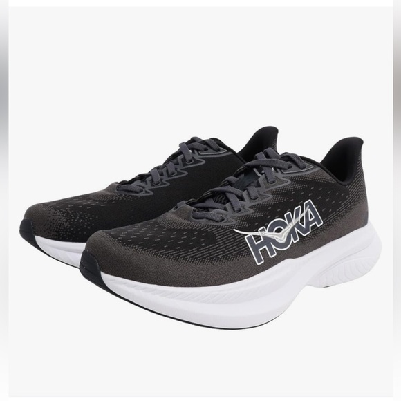 HOKA ONE ONE NIB Men's Black/White Mach 6 Running Shoe. Size 12D.H-070